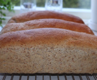 Mustigt rågbröd med citron och kummin