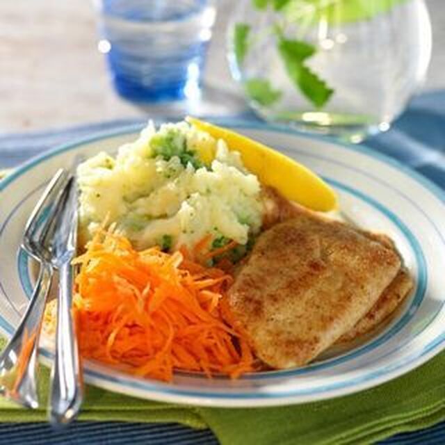 Stekt fisk med potatis- och broccolimos