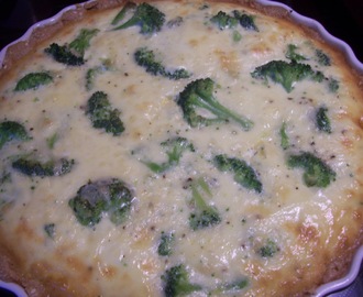 Broccoli- och ädelostpaj lchf