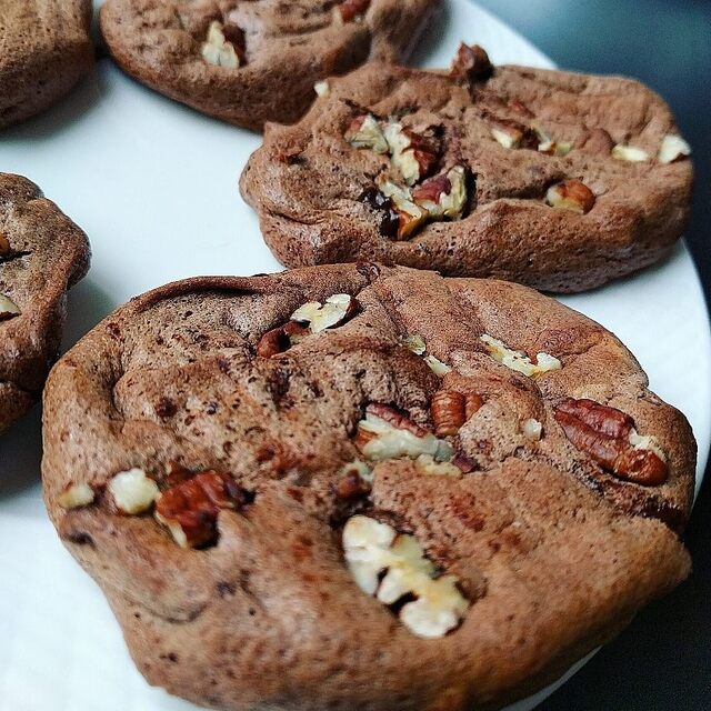 Chokladmarängkaka med pecannötter