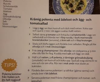 krämig polenta med ädelost och ägg- och tomatsallad