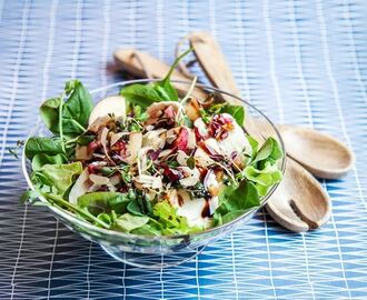 Getostsallad med torkad frukt och nötter