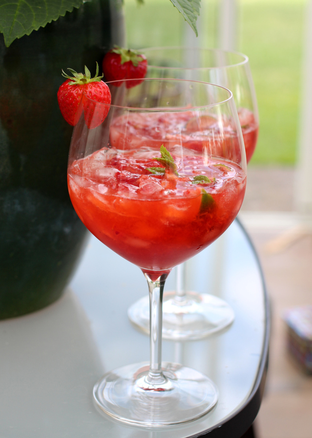 Jordgubbscaipirinha – sommarens bästa drink!*
