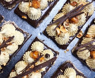 Glutenfria små bakelser med kaffe- smörkräm