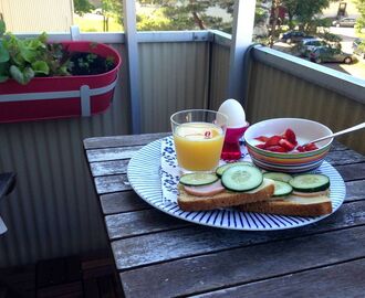 frukost på balkongen