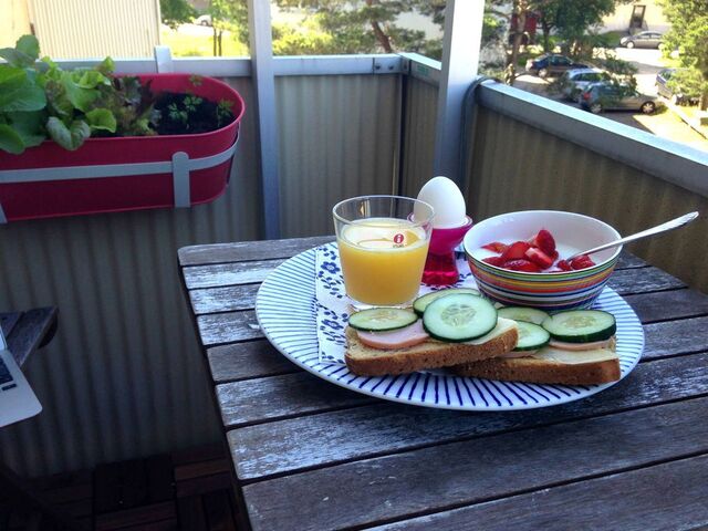 frukost på balkongen