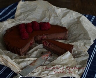 Chocolate and Raspberry Truffle Pie (Chokladtryffelpaj med hallon)