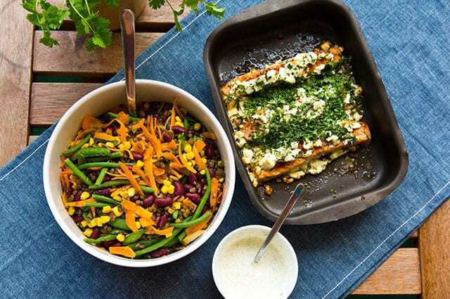 Lax i ugn med rucola, feta och larvigt god dillsås