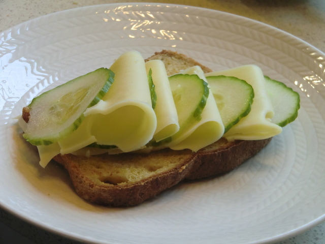 Glutenfritt ljust formbröd med rismjöl, kokosmjöl och chiamjöl