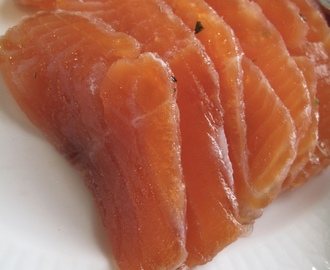 Gravlax med gravlaxsås