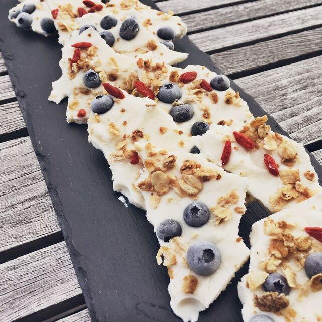 Frozen greek yoghurt breakfast bark