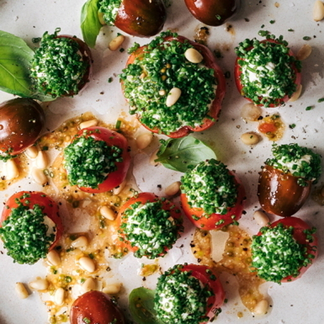 Tomat med fromage frais och gräslök