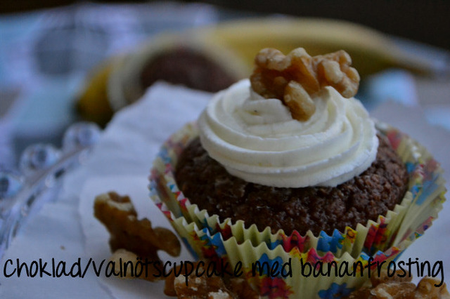 Choklad/valnötscupcake med bananfrosting