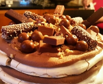Underbar Nutella och Maräng tårta