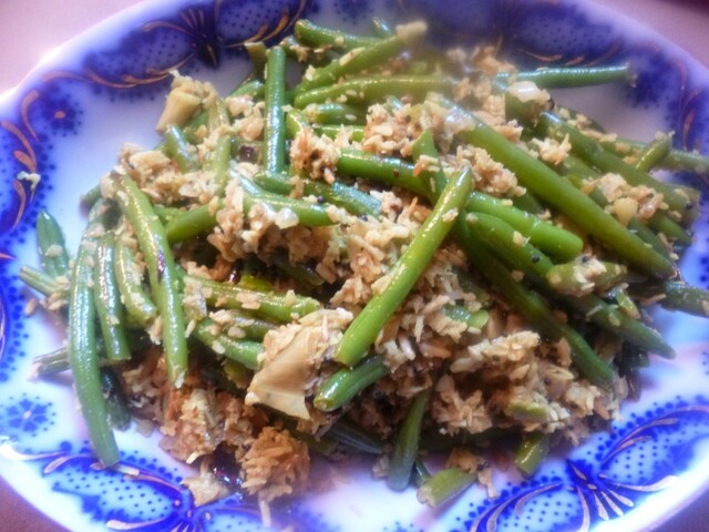 Haricots verts (gröna bönor) med kokos och kryddor – Kothavarangai poriyal