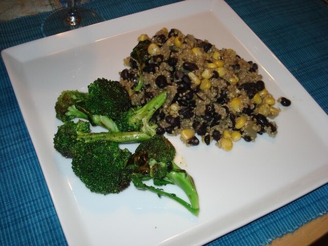 Quinoa med svarta bönor och kummin