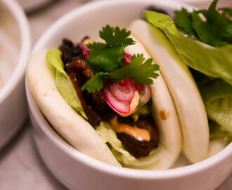 Bao buns med marinerad fläskkarré