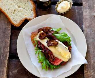 Brioche med hängmörad oxfilé, brie de Meaux, tryffelmajonnäs och shiitake