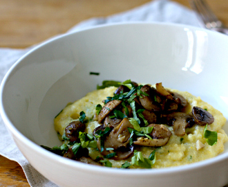 Creamy spinach polenta with parsley mushrooms