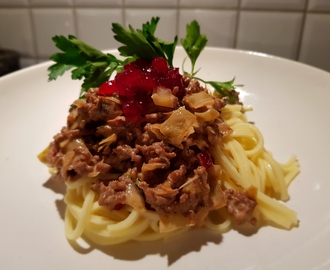 Spagetti med kålpuddingbolognese