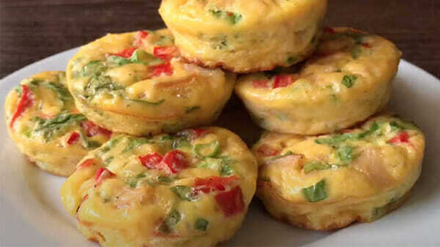 Frukostdrömmen är sann: Knäck 5 ägg i en muffinsform och få en pangfrukost på bara minuter
