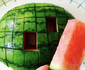 Servera vattenmelon på ett roligt sätt