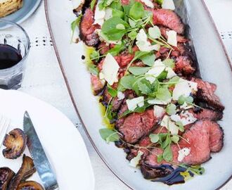 ”Tagliata” med rucola och tryffelpecorino  