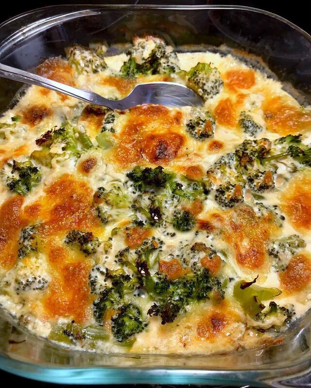 Malin Sofia Magdalena Jansson on Instagram: “⭐️ Broccoligratäng med 3 ostar ⭐️ Tidigt imorse nämnde jag för min kollega @hennsan på jobbet att jag funderade på att göra en…”