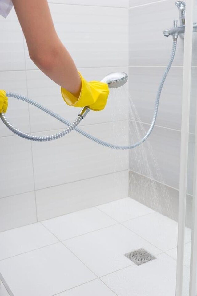 Czym czyścić kabinę prysznicową?