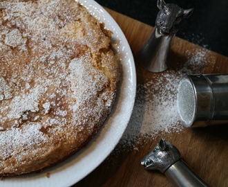 Äpple och kardemumma kaka