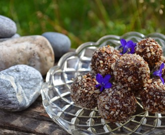 Chokladbollar med kardemumma och riven choklad