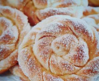 Karlsbaderbullar med smör och vanilj