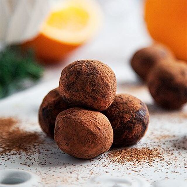 Mörk chokladtryffel med kanel och apelsin