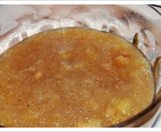 Äppelkräm med vanilj och kardemumma