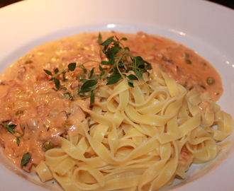 Skink och flöde pikante ostsås till pasta