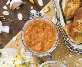 Torskfritters med rostad mandel och salsa romesco