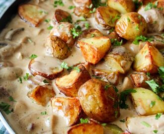 Ovnbagte Kartofler Og Kylling I Champignonsauce | Opskrift | Aftensmad, Madopskrifter, Opskrifter
