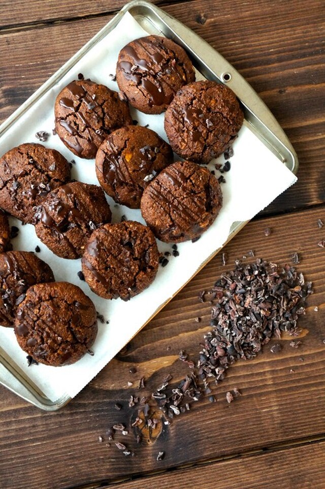 Chocolate peanut cookies