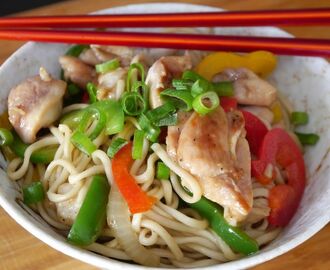 Wokade nudlar med kyckling - Chicken Chow Mein