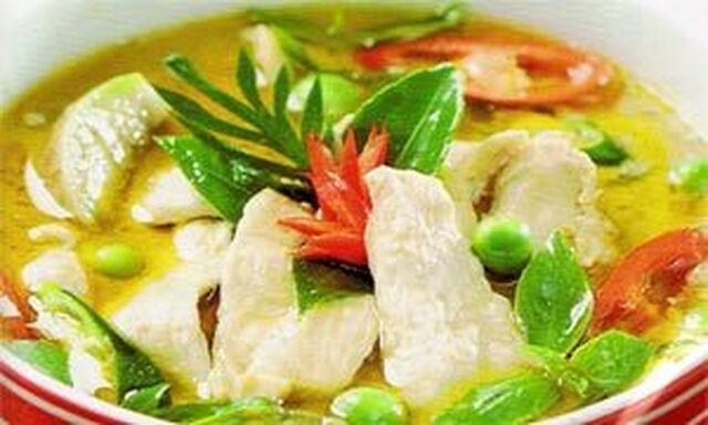 Kang Khiew Wan Gai, grön curry med kyckling