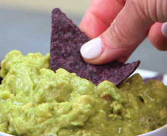 How to Make Guacamole 4 Ways