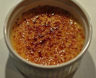 Kokoscrème brûlée med mangosorbet