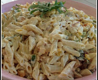 Pastasallad med kycklingfilé och curry