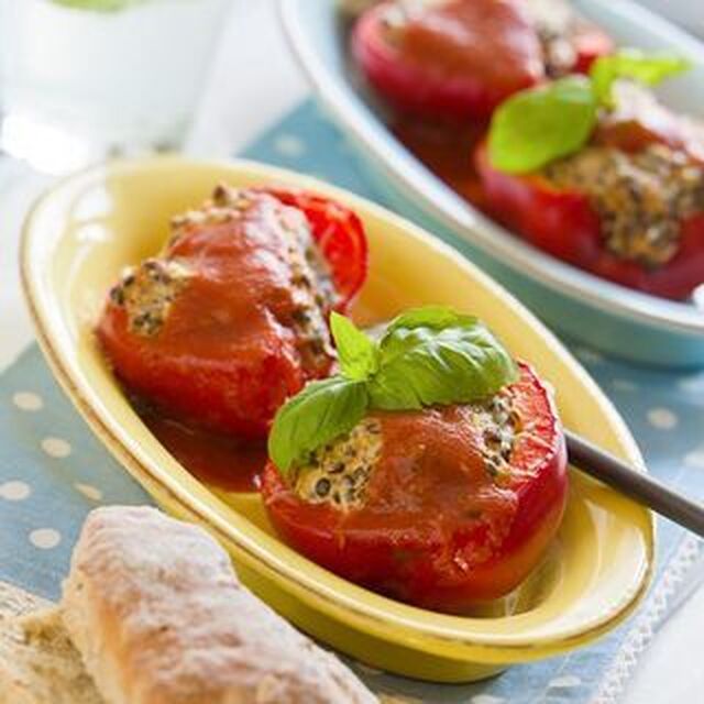 Linsfylld paprika med tomatsås