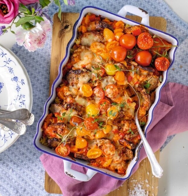 Pastagratäng med fläskfilé och mango chutney.