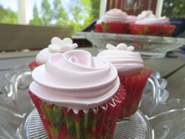 Minicupcakes med Angel Feather Icing