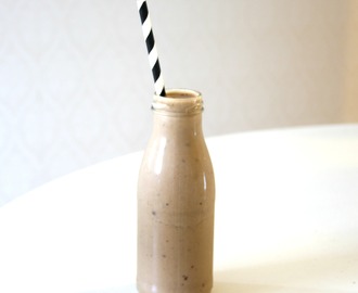 Carob smoothie