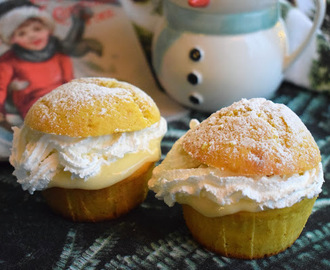 Saffransmuffins med marsansås och grädde