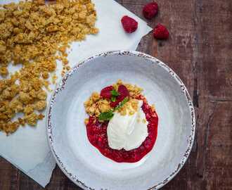 Vitchokladcrème med hallon och mynta samt frasigt havre