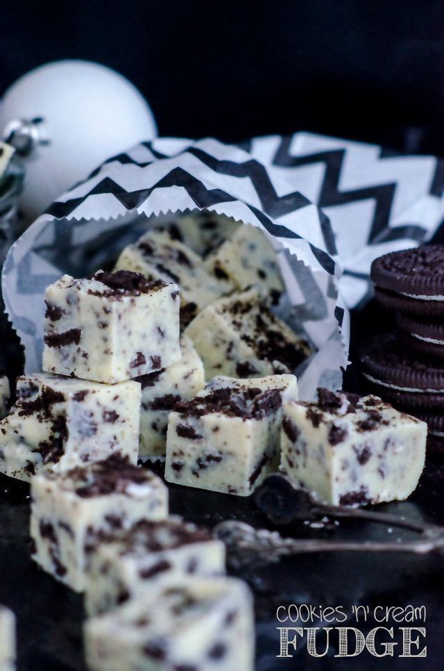 Cookies 'n' Cream Fudge (Oreo Fudge)